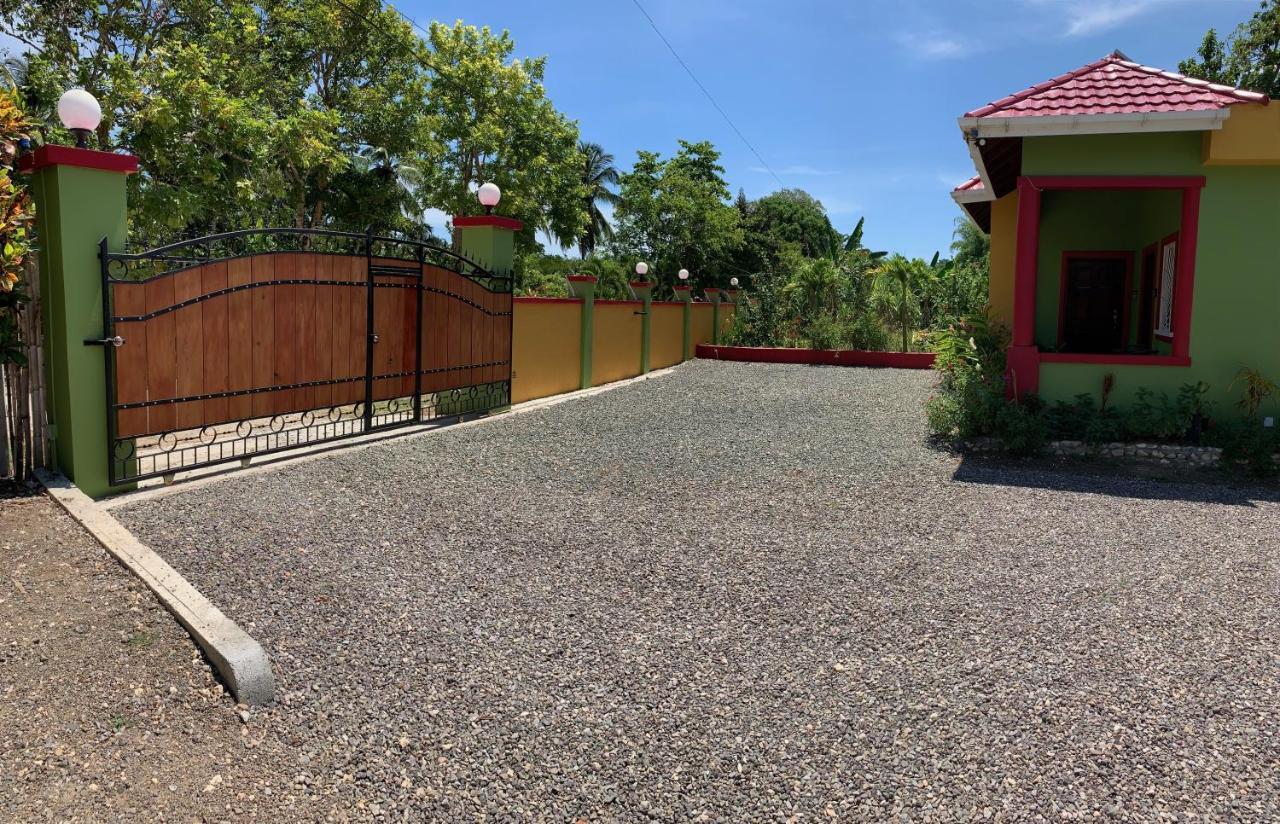 Green Queendom Farm And Lodging Oracabessa Exterior photo